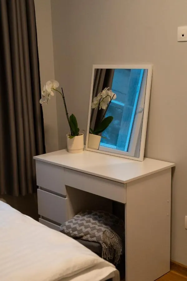 Urban Elegance By Eagles' Bridge Apartment Sofia 0*,